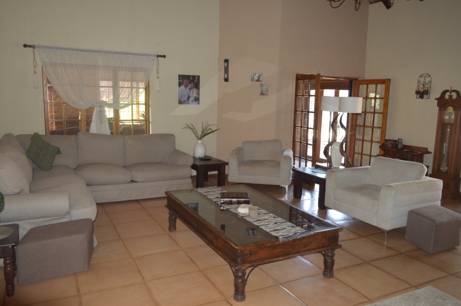 5 Bedroom Property for Sale in Wilkoppies North West